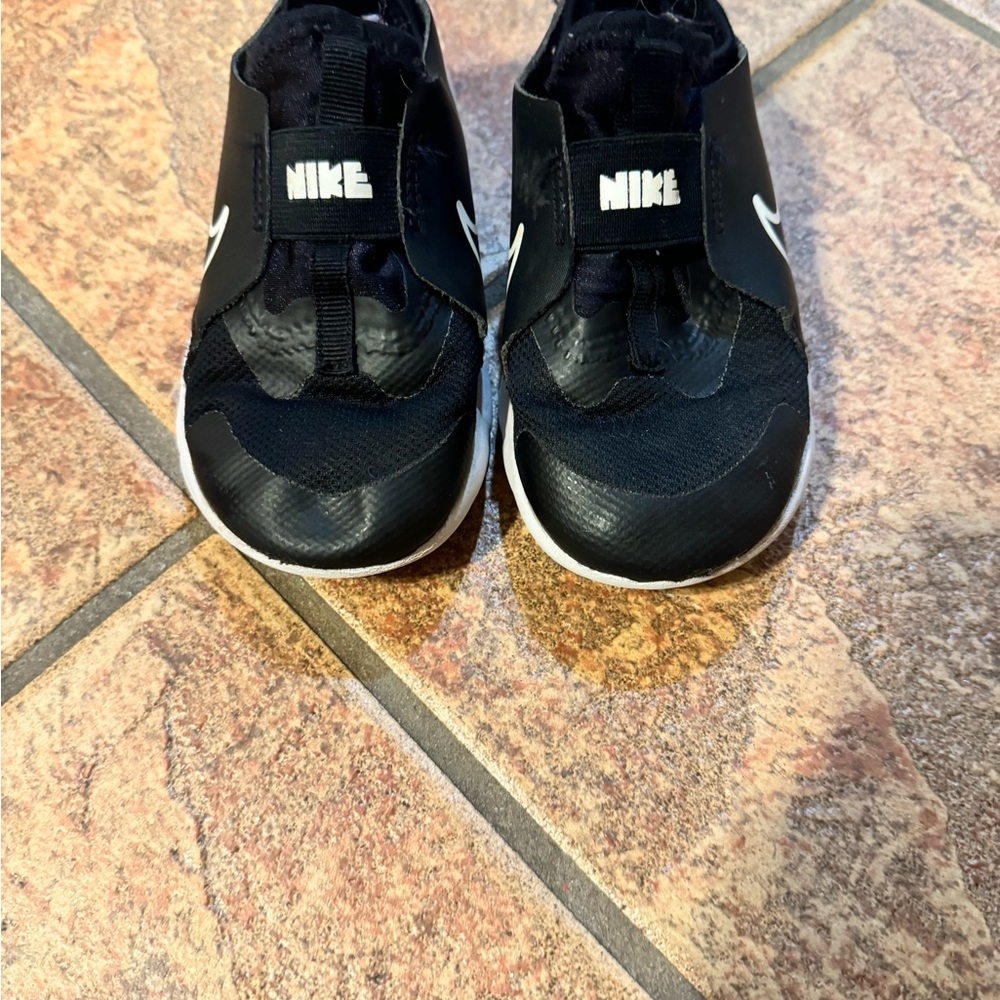 Nike Black and White Sports Sneakers